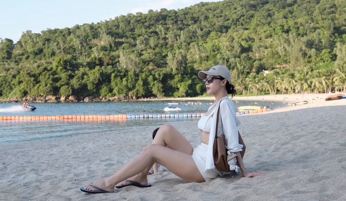 Tháng 7/2021, vợ chồng Ngọc Châm đón con trai đầu lòng chào đời, đặt tên thân mật ở nhà là Leo.