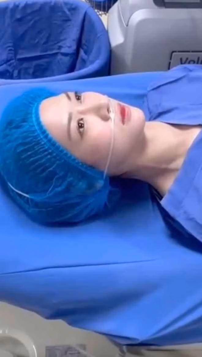 Về lý do cho quyết định trữ đông trứng, Lê Bống cho biết: “Năm nay mình 29 tuổi rồi nhưng vẫn còn nhiều hoài bão, ước mơ trong sự nghiệp. Ở thời điểm hiện tại mình muốn tập trung phát triển sự nghiệp nên quyết định đông trứng để sau này có con, sẽ sử dụng lượng trứng ở thời điểm khỏe mạnh nhất. Mình cũng tìm hiểu về đông trứng được hơn 1 năm rồi mới quyết định đi làm”.