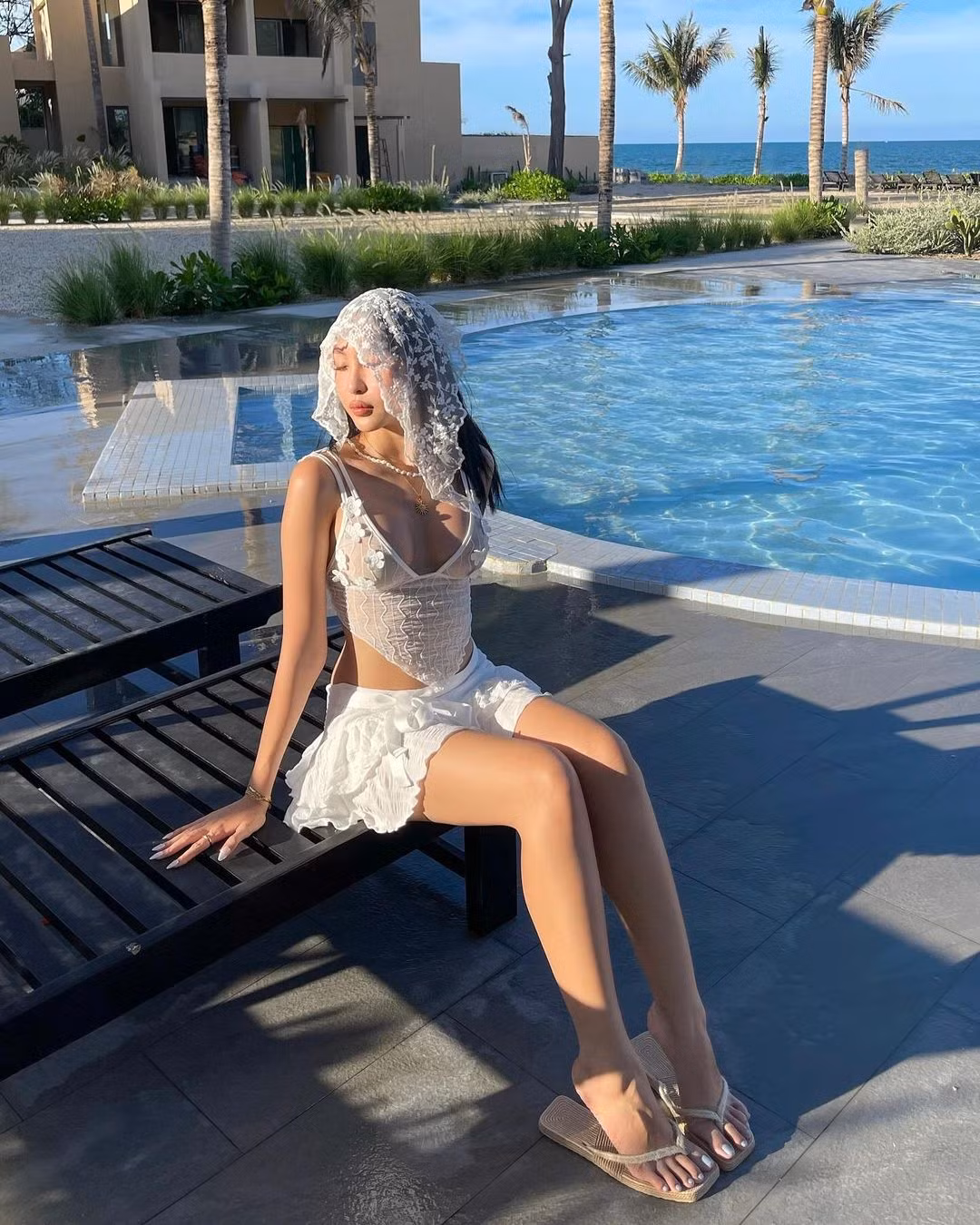 Phạm Mi hiện tại đang làm việc trong lĩnh vực thiết kế.