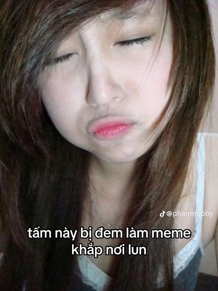 Kiểu chụp chu chu miệng huyền thoại.