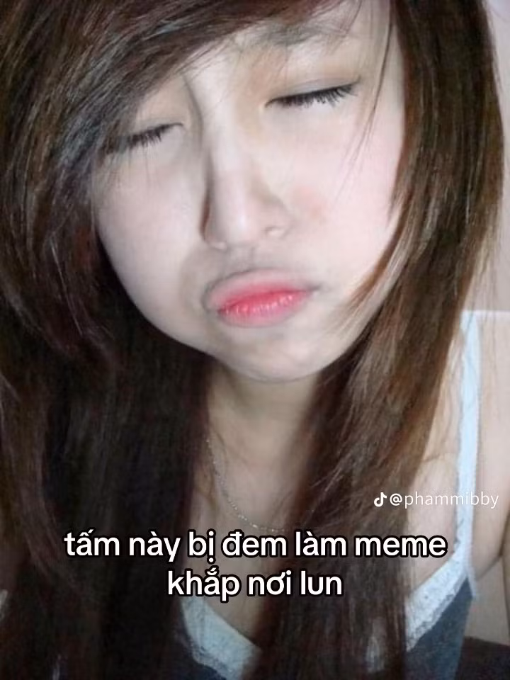 Kiểu chụp chu chu miệng huyền thoại.