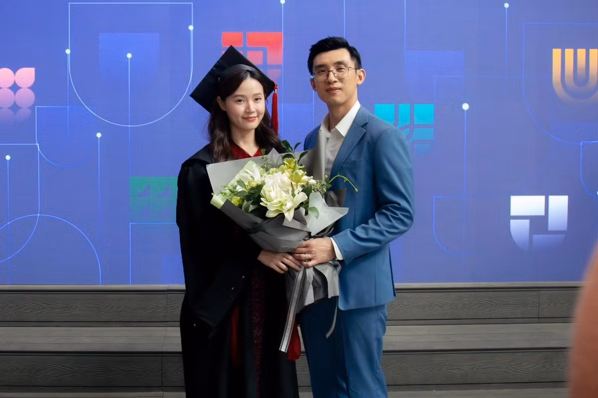 Minh Đạt hiện đang là Giám đốc vận hành (COO) chi nhánh của nhựa Duy Tân ở Mỹ. Thiếu gia bắt đầu đảm nhận vị trí này từ tháng 6/2016, tính đến hiện tại đã được gần 8 năm. Trong thời gian đó, anh cũng là trợ lý TGĐ của nhựa Duy Tân. Trong khi đó, Midu là nữ diễn viên nổi tiếng, cô cũng là một nhà đầu tư bất động sản với khối tài sản khổng lồ. Cả 2 được đánh giá là trai tài gái sắc.