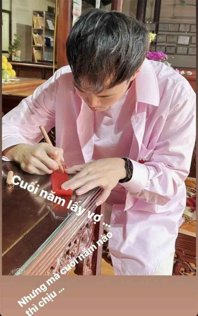 Trong khi các đồng đội từng làm nên tên tuổi ở lứa U23 Việt Nam - Thường Châu 2018 đã yên bề như Quang Hải, Văn Hậu, Xuân Trường... thì Nguyễn Văn Toàn vẫn "lính phòng không".