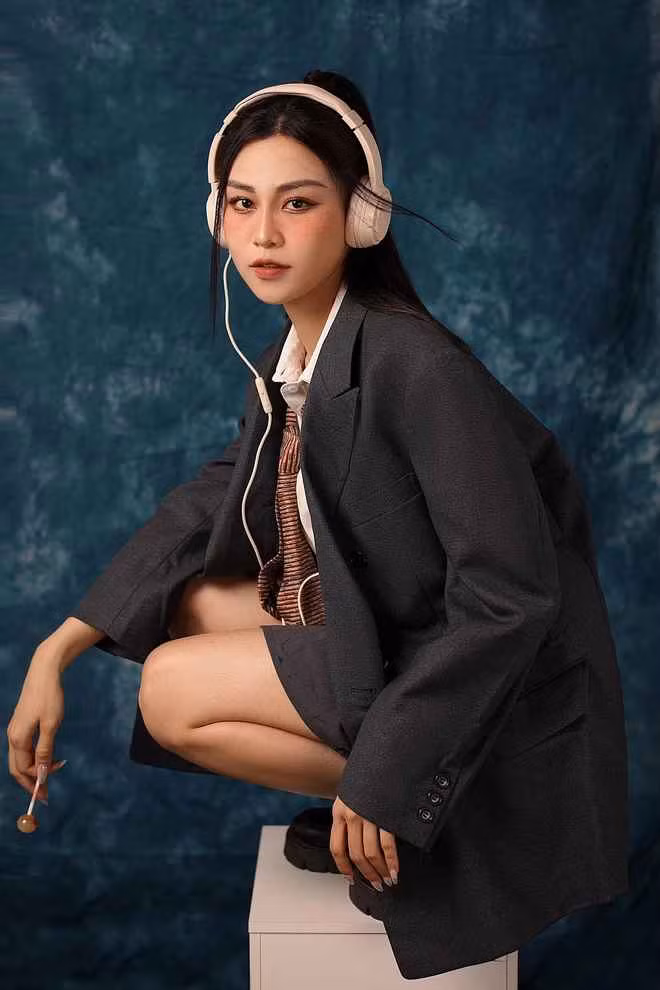 Quỳnh Châu từng tiết lộ bản thân vẫn còn đang độc thân vì còn muốn tập trung cho sự nghiệp.