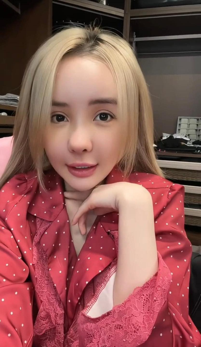 Nhiều người đã bày tỏ cảm xúc về diện mạo mới của Ngân 98: "Công nhận là có hiền ra so với trước, chắc do nhìn chưa quen thôi", "để thêm một thời gian nữa nhìn chắc sẽ quen hơn".