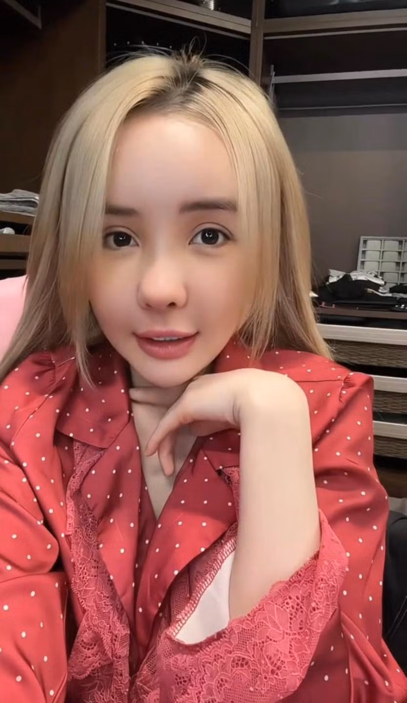 Nhiều người đã bày tỏ cảm xúc về diện mạo mới của Ngân 98: "Công nhận là có hiền ra so với trước, chắc do nhìn chưa quen thôi", "để thêm một thời gian nữa nhìn chắc sẽ quen hơn".