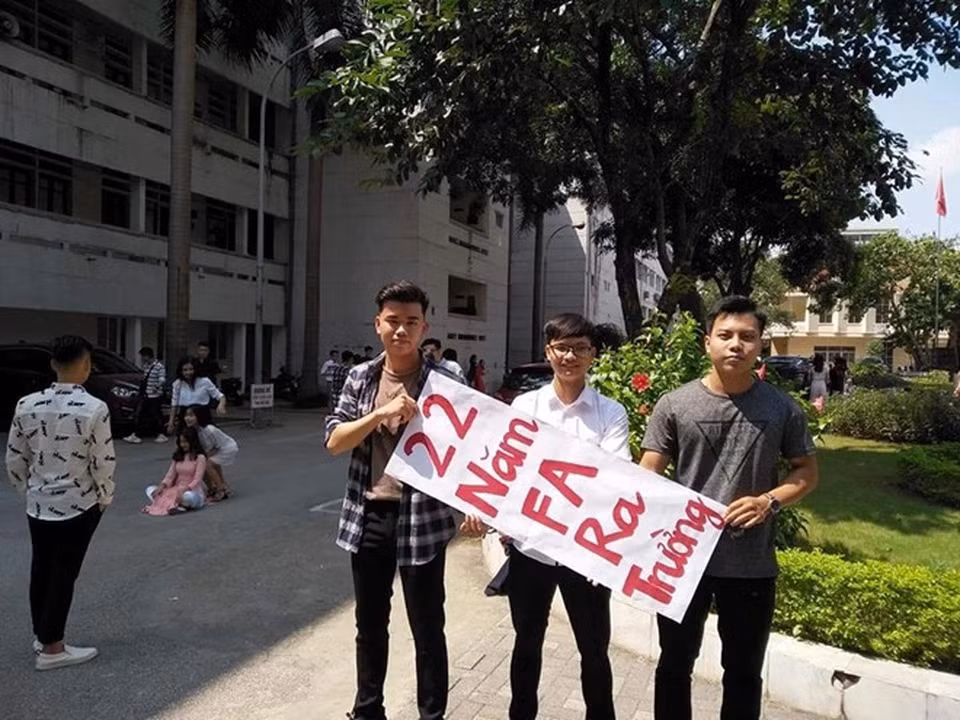 Ý tưởng độc đáo này được khá nhiều người áp dụng, thậm chí viết bằng tay (Ảnh: Tổng hợp Facebook)