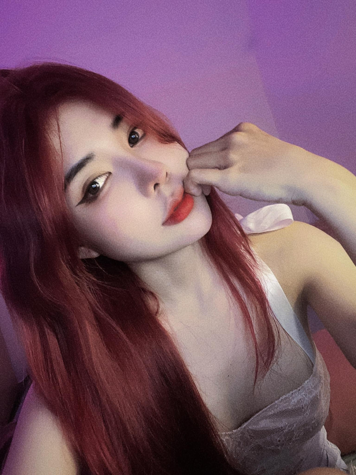 Có lẽ những hình ảnh gợi cảm, táo bạo được cô nàng đăng tải lên trang cá nhân đôi khi đem lại cho Ngọc Như phiền phức, giống như tình huống bị gạ gẫm vừa qua.