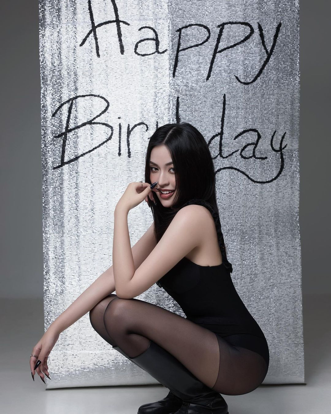 Viết trên trang cá nhân, Trần Thanh Tâm để lại dòng trạng thái: "Hết sinh nhật rồi mới up hình".