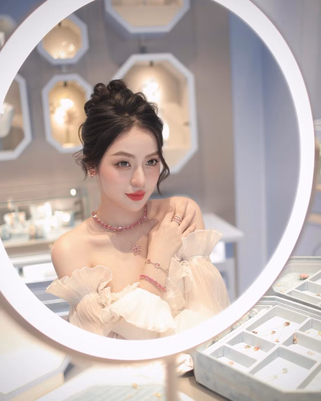 Đáp trả lại những bình luận tiêu cực từ netizen, Thanh Tâm từng cho biết: “Mình cảm thấy rất bình thường và không quan tâm cho lắm. Đơn giản vì mình không làm hại ai và sống thật với con người của mình. Thay vì thời gian để tâm vào những thứ không đâu thì mình lại dành thời gian đó nhiều hơn cho bản thân và gia đình. ”