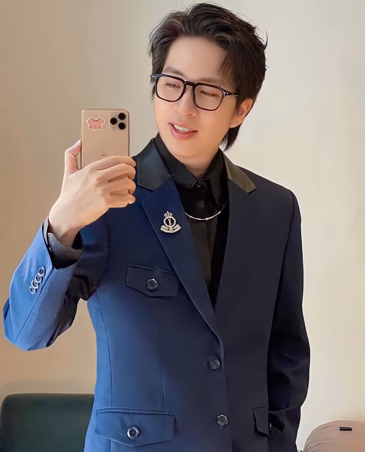 Nhiều người cho rằng ViruSs vô tâm với bạn gái nên mới để cô luôn chủ động "xuống nước" trước như vậy. Thậm chí còn silent treatment trong tình yêu đến mấy ngày, để bạn gái chật vật không biết đối phương đang nghĩ gì thì rất cần phải xem xét lại về mối quan hệ này.(Ảnh: FB ViruSs)