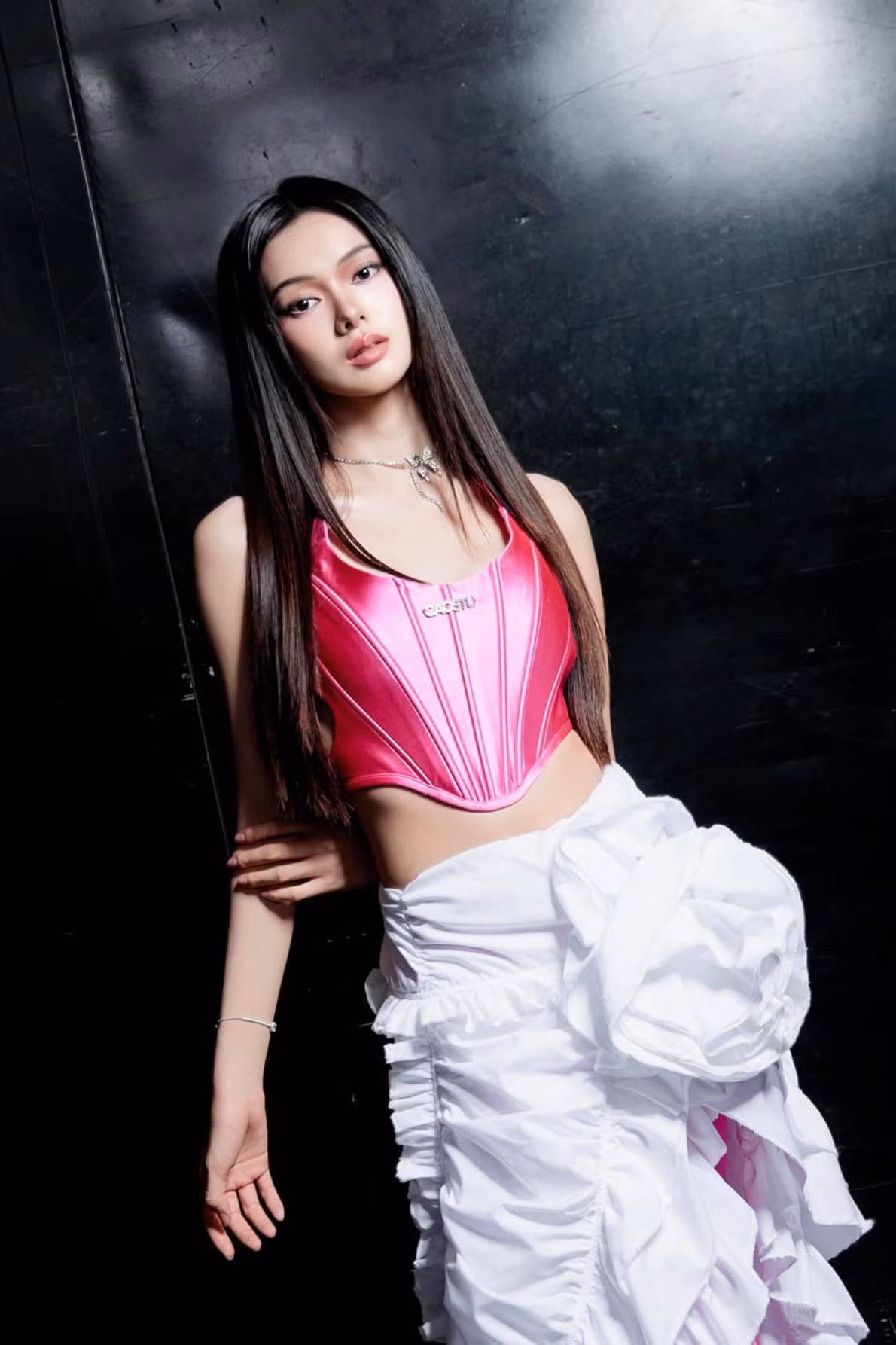 Yên Đan được biết đến nhiều nhất với vai trò Beauty Blogger, có hơn 467K lượt theo dõi trên TikTok. Cô bạn tham gia chương trình Ngôi Sao Chốt Đơn 2024, gia nhập team Phạm Thoại và xuất sắc giành giải Quán quân.