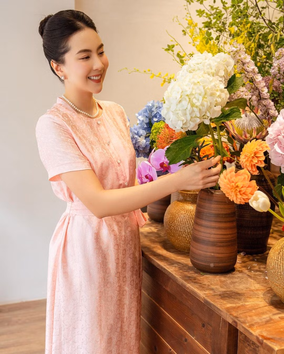 Bên cạnh công việc là MC/BTV của VTV, Mai Ngọc còn có thương hiệu thời trang riêng và cô nàng khá chăm chút cho "đứa con tinh thần" này.