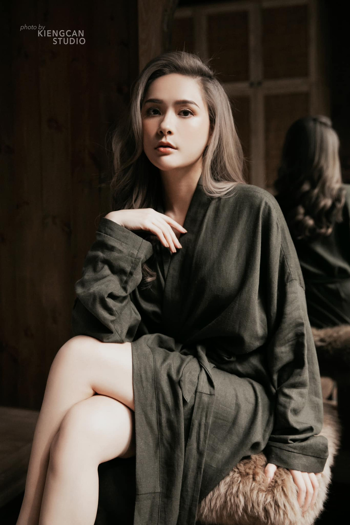 Đoàn Di Băng sinh năm 1990. Cô từng hoạt động với vai trò ca sĩ.