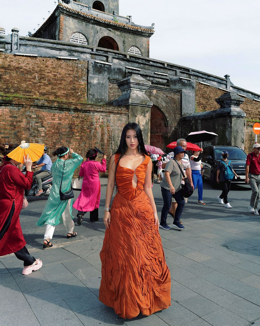 Mỗi lần cô xuất hiện đều khiến fan phải mắt chữ A miệng chữ O.