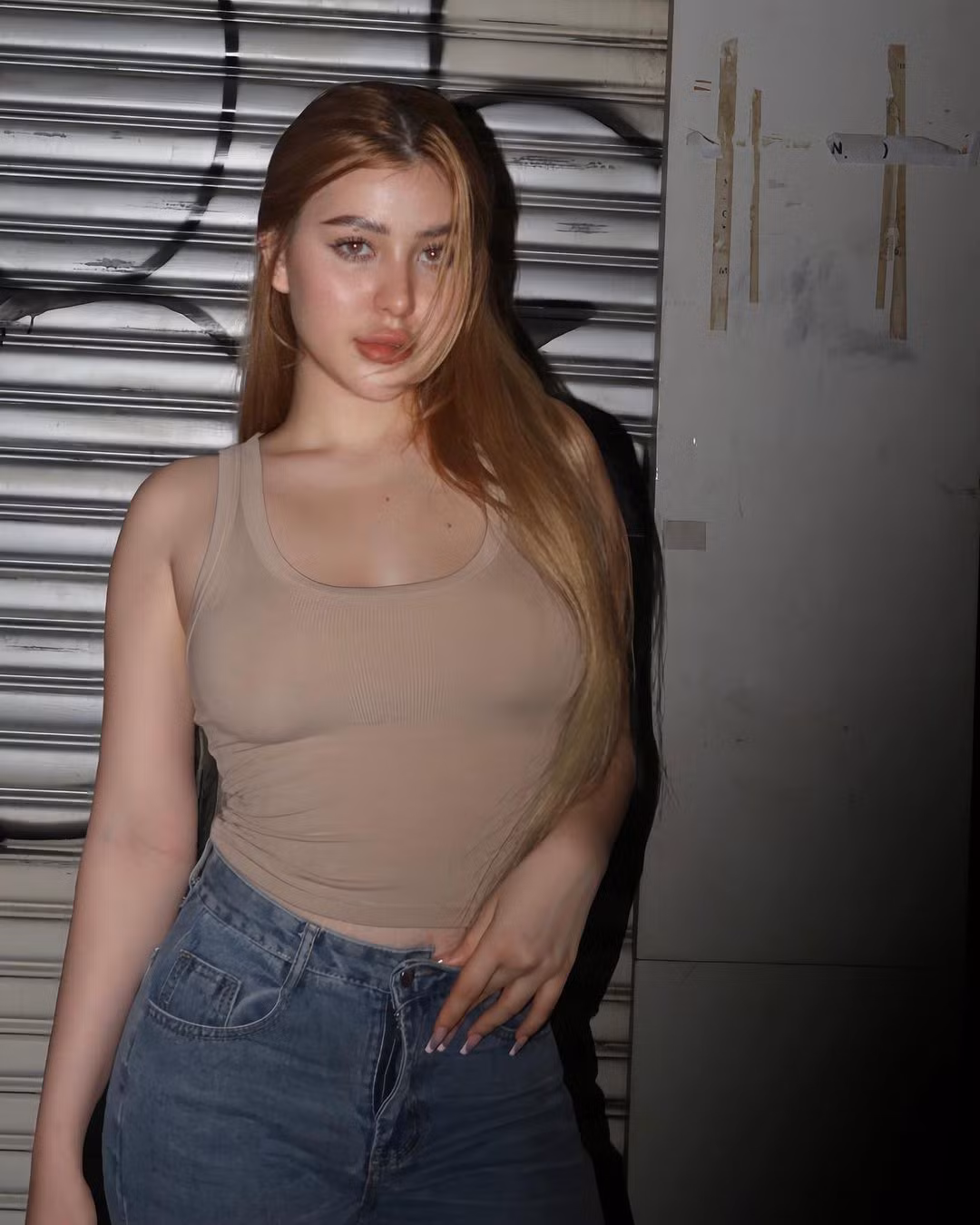 Sunna còn được biết đến là bạn thân của Xoài Non. Cả hai hot girl có mối quan hệ thân thiết và đồng hành cùng nhau trong cả công việc lẫn cuộc sống, thường xuyên lên sóng livestream chung và đi du lịch chung.