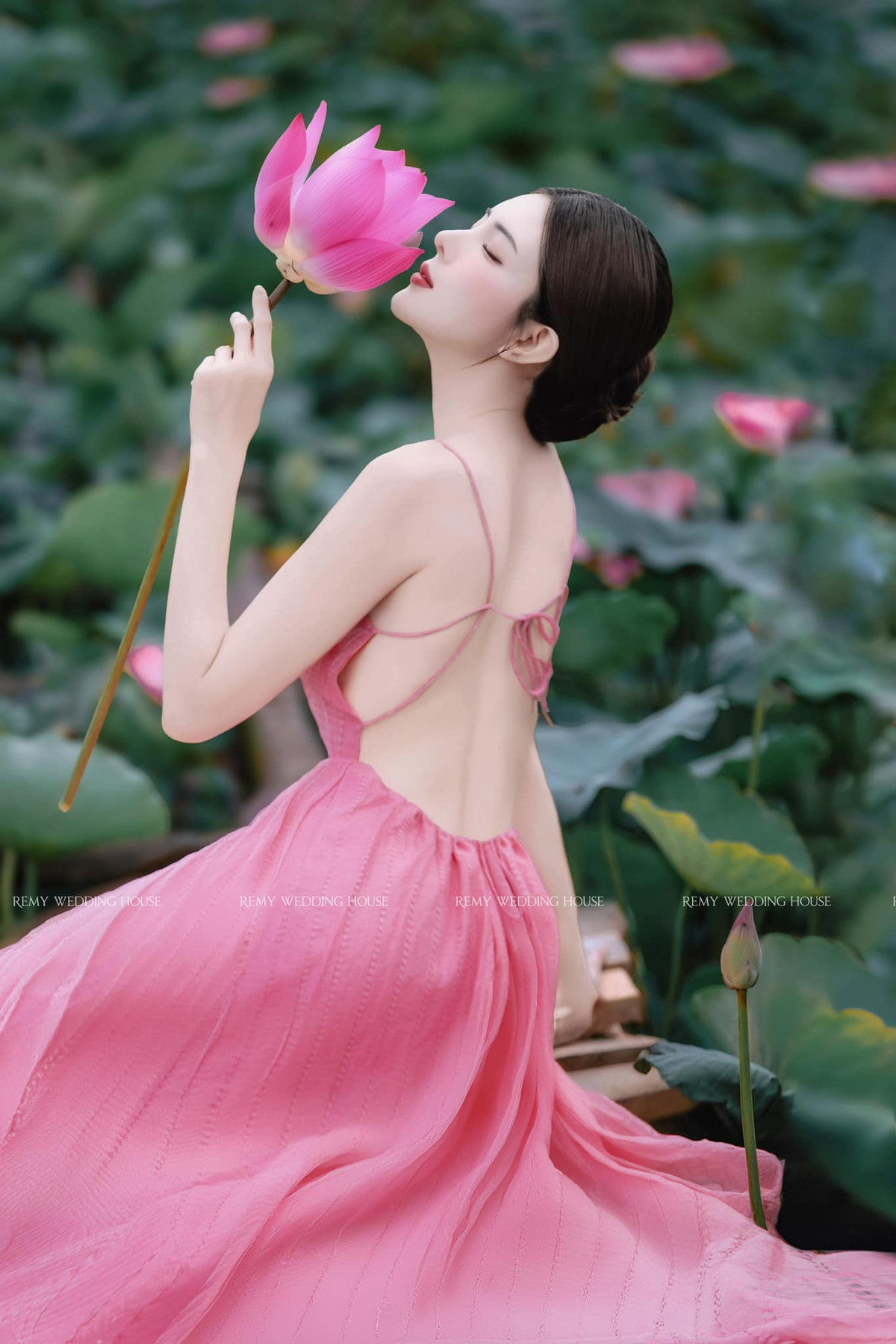 Hiện tại, ngoài công việc mẫu ảnh, đóng phim, Lilly Luta còn kinh doanh thời trang và đặc sản nhà làm.