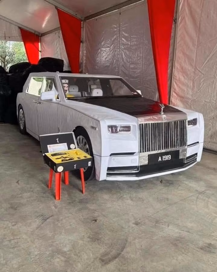 Những chiếc xe sang với kích thước lớn cũng được làm tỉ mỉ. (Ảnh: Facebook)