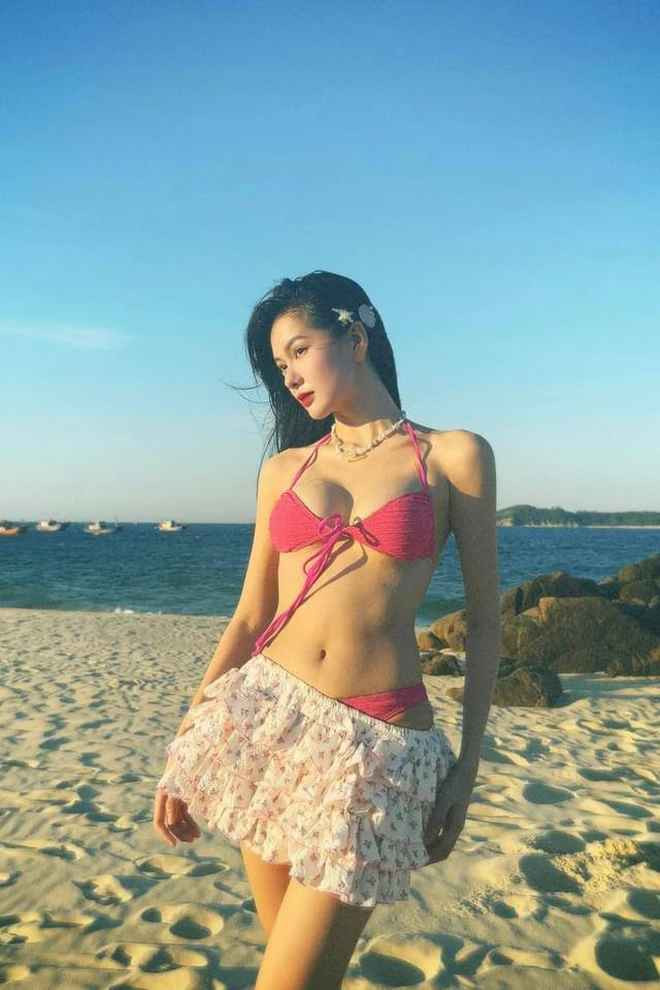 Với sắc vóc nổi bật, ấn tượng, không có gì lạ khi Yên Đan "cân đẹp" mọi phong cách, từ điệu đà, thanh lịch đến cá tính, cool ngầu.