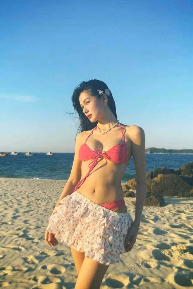 Với sắc vóc nổi bật, ấn tượng, không có gì lạ khi Yên Đan "cân đẹp" mọi phong cách, từ điệu đà, thanh lịch đến cá tính, cool ngầu.