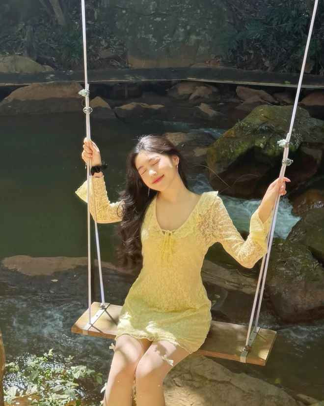 Trước đây Lọ Lem có vibe nàng thơ nhẹ nhàng, dễ thương