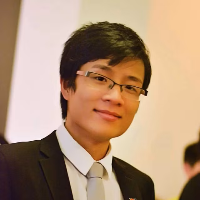 Thời gian đầu sau khi tốt nghiệp, Lê Vũ Hoàng làm việc cho một công ty chuyên sản xuất các thiết bị chiếu sáng và điều khiển đèn sân khấu. Đầu năm 2021, Lê Vũ Hoàng quyết định mạo hiểm khi tham gia vào một công ty khởi nghiệp tại Úc, chuyên về các sản phẩm cảm biến nhiệt dựa trên nền tảng công nghệ hoàn toàn mới. Công ty đã đạt được nhiều thành tựu ấn tượng như nhận được khoản đầu tư trị giá 150 tỷ đồng từ quỹ đầu tư Celesta hồi tháng 10/2021, nhận được đơn đặt hàng từ Google và Amazon...