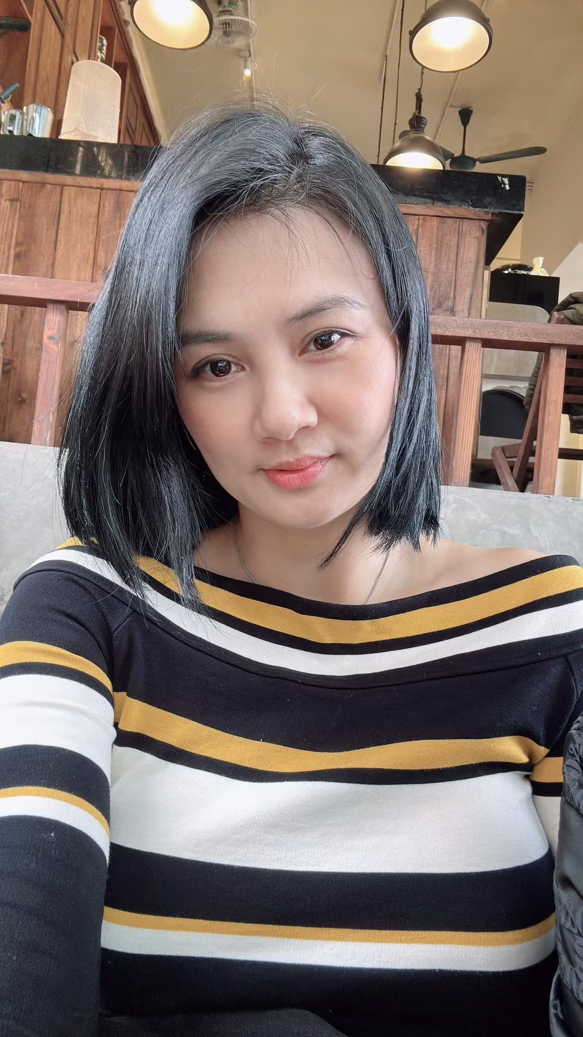 Kim Huệ từng danh hiệu "Hoa khôi bóng chuyền VTV Cup 2004". Sự kết hợp giữa chiều cao ấn tượng (1m81) và vẻ đẹp tự nhiên đã khiến Kim Huệ trở thành một hình tượng không thể phai nhạt trong lòng người hâm mộ. (Ảnh: FBNV)