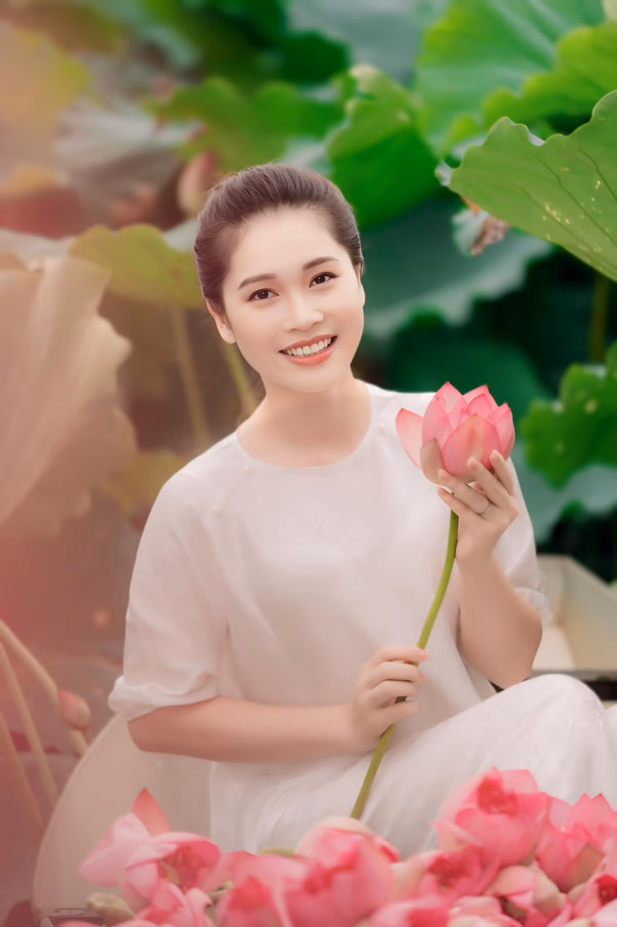 Được biết trong lần mang thai đầu tiên, cô nàng đã mang thai sinh đôi.