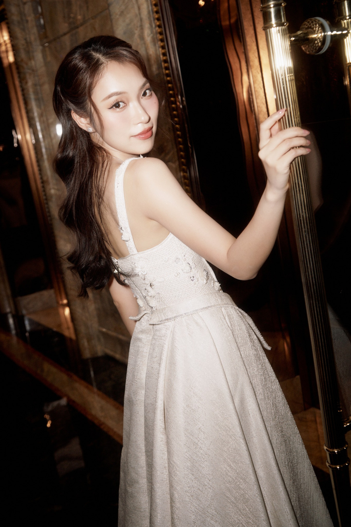 Trước đó, Khánh Vy từng bị chê lạc quẻ, dùng từ tối nghĩa trong podcast với anh tài Kiên Ứng, Kay Trần.