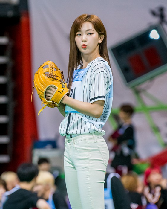 Ánh mắt sắc bén của Seulgi trong giờ phút quan trọng đã làm không ít fan hâm mộ đứng ngồi không yên.