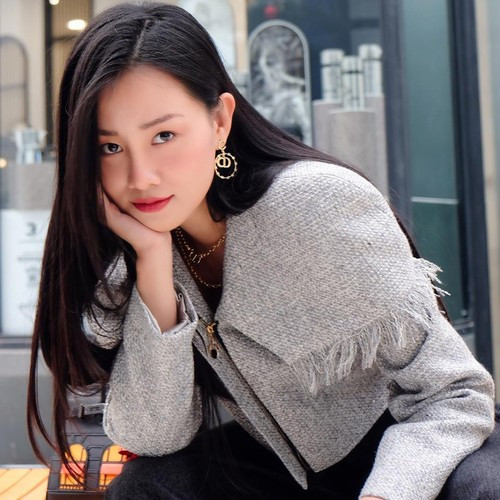 Sau khi rời VTV, Quỳnh Chi cũng thường chia sẻ cuộc sống hàng ngày đơn giản như đi du lịch, gặp gỡ bạn bè,... lên MXH.