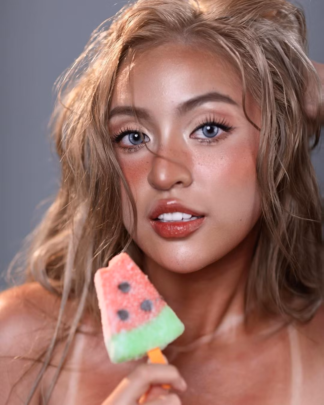 Là một trong những hot TikToker đình đám bởi những video dễ thương nhưng cũng không kém phần gợi cảm trên mạng xã hội, hotgirl Trần Thanh Tâm mỗi khi xuất hiện đều thu hút sự chú ý.