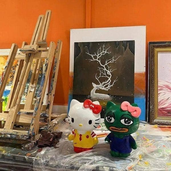 Cùng một bức tượng màu trắng nhưng kết quả một trời một vực.