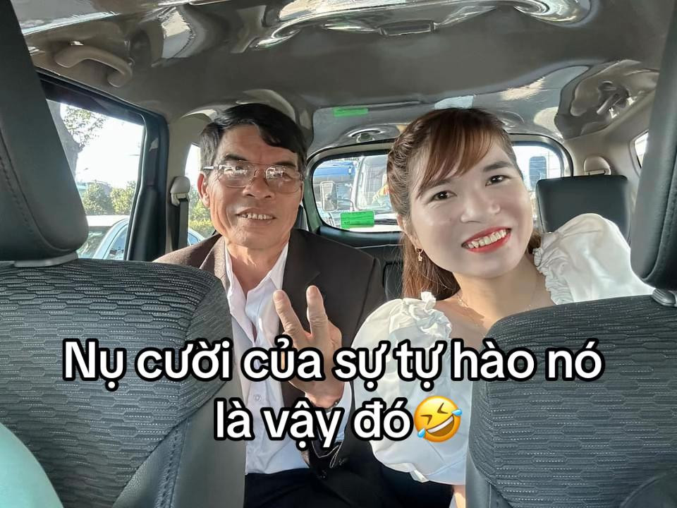 Nụ cười của sự tự hào...