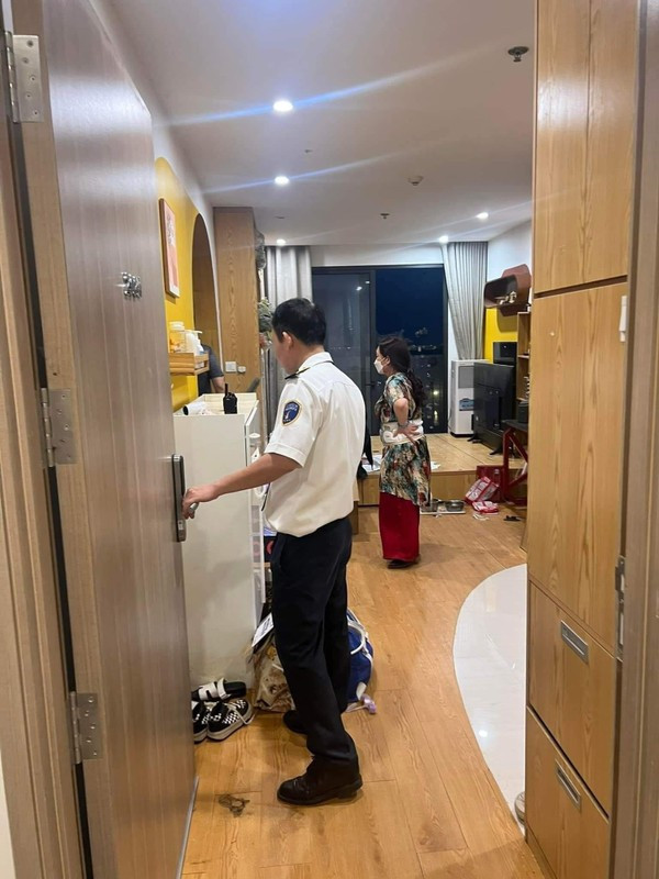 Cách đây một thời gian, một chủ trọ khác cũng đăng bài tố người thuê phòng có lối sống quá bừa bộn. Theo bài đăng từ chính chủ, trong bài đăng, đây là "phòng ở của 1 hốt gơn SG, sáng đi chùa tối đi quẩy, người lúc nào cũng thơm phức đấy mọi người ạ".