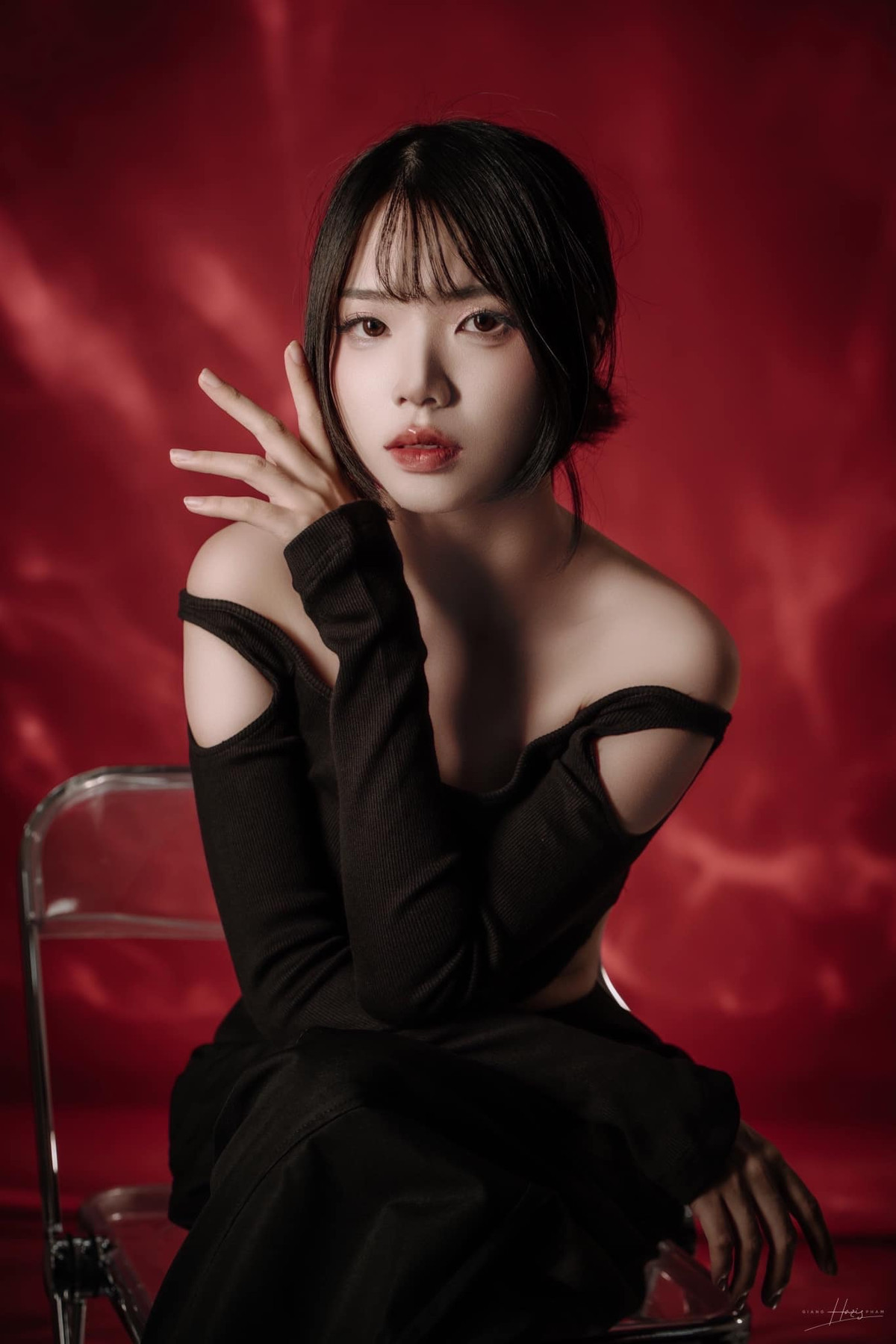 Cô chính là cựu tuyển thủ đi đường giữa của team nữ EVOS với khả năng chơi game không hề thua kém bất kỳ game thủ nào.