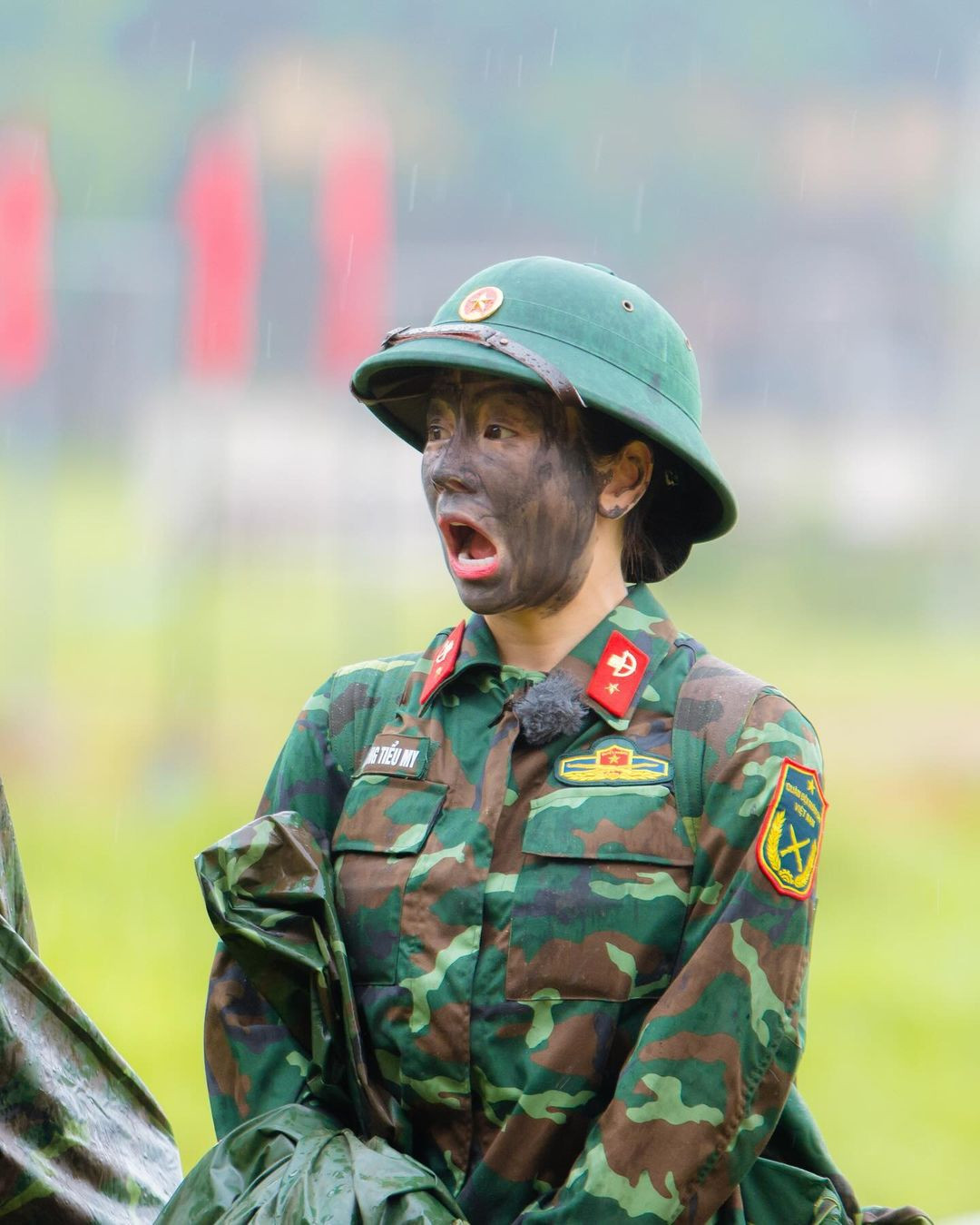 Mới đây trên trang cá nhân, những khoảnh khắc, biểu cảm của Mie được ê kíp Sao Nhập Ngũ ghi lại và chính nữ DJ cũng không ngần ngại đăng tải lên trang cá nhân.