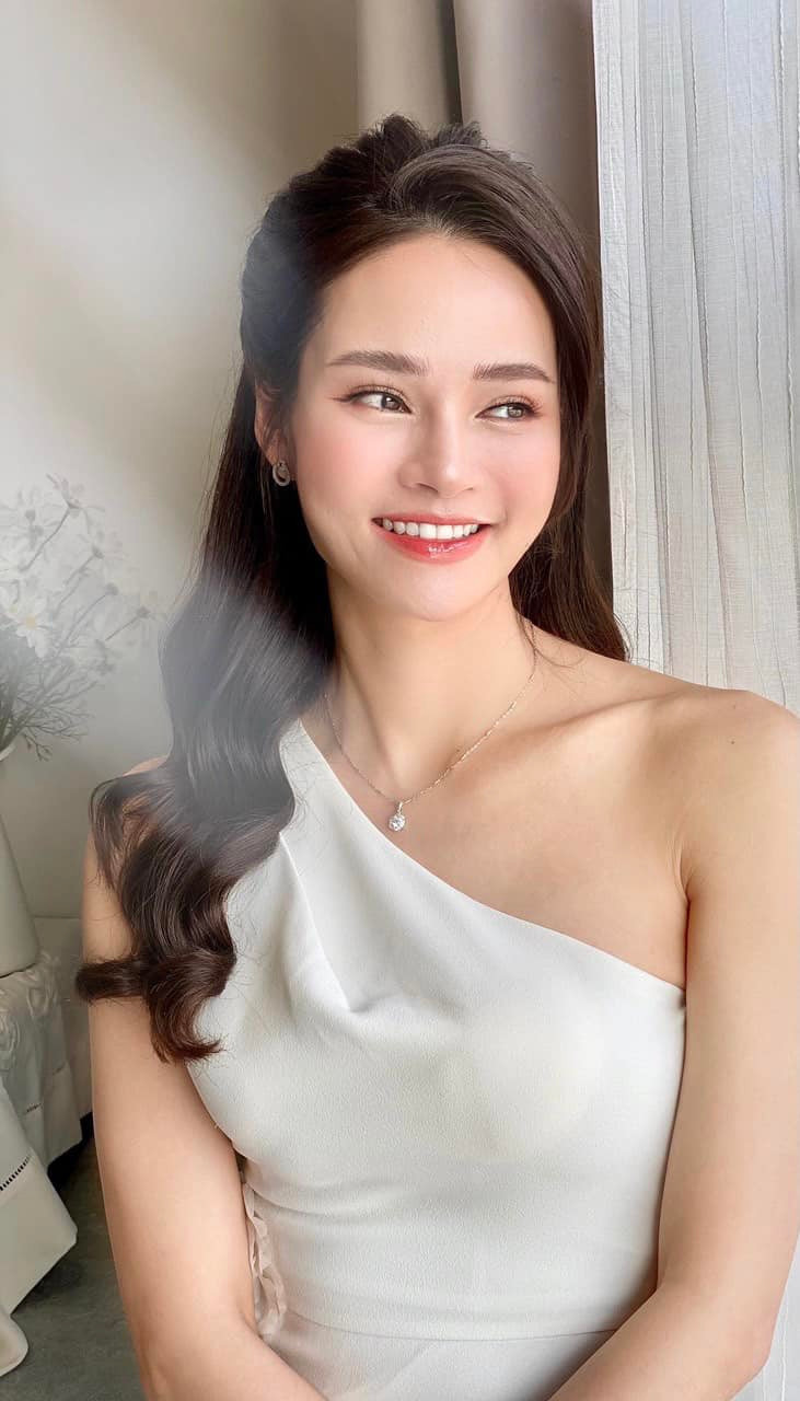 Hiện tại Thu Hương có cuộc sống hôn nhân viên mãn với 2 em bé. (Ảnh: FBNV)