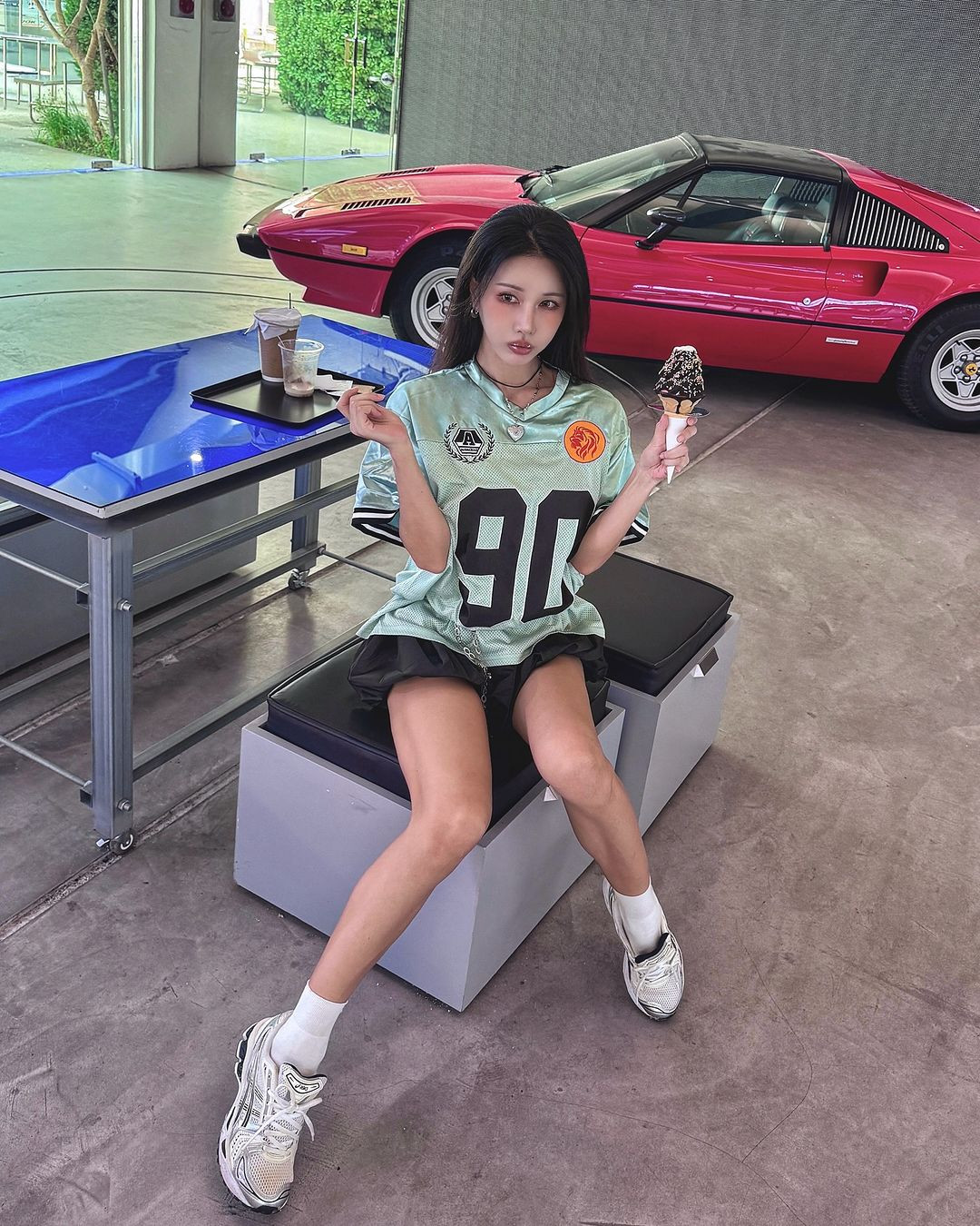 Để có làn da đẹp Siena cũng chăm chỉ dùng kem chống nắng, thoa kem dưỡng da để có được làn da mướt mát nhất dù đi biển, đi bơi nhiều.