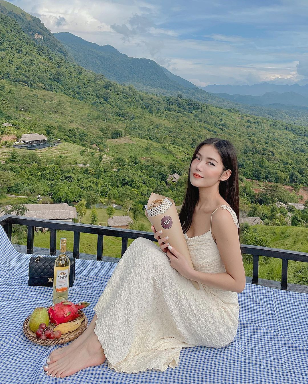 Từng có một thời gian, Milan Phạm xuất hiện nhiều trong các MV của nhiều ca sĩ đình đám. Hiện tại, người đẹp đã là “phú bà” giàu có, tập trung vào kinh doanh.