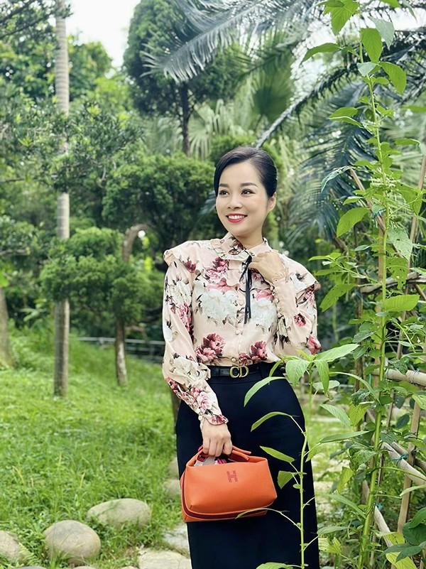 Nhờ thành công của bộ phim "Nhật ký Vàng Anh", Minh Hương đã tiến xa hơn với nghề diễn qua hàng loạt bộ phim: Lời ru mùa đông, Cuộc đời của Yến, Tình yêu không hẹn trước, Zippo, mù tạt và em, 11 tháng 5 ngày...