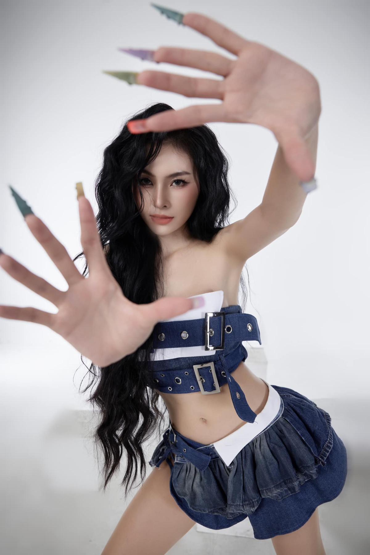 Tammy hiện tại hoạt động trong nhóm nhảy GWild Dance Team cùng hội chị em. Cô nàng sở hữu chiều cao lý tưởng 1m70 cùng thân hình bốc lửa.