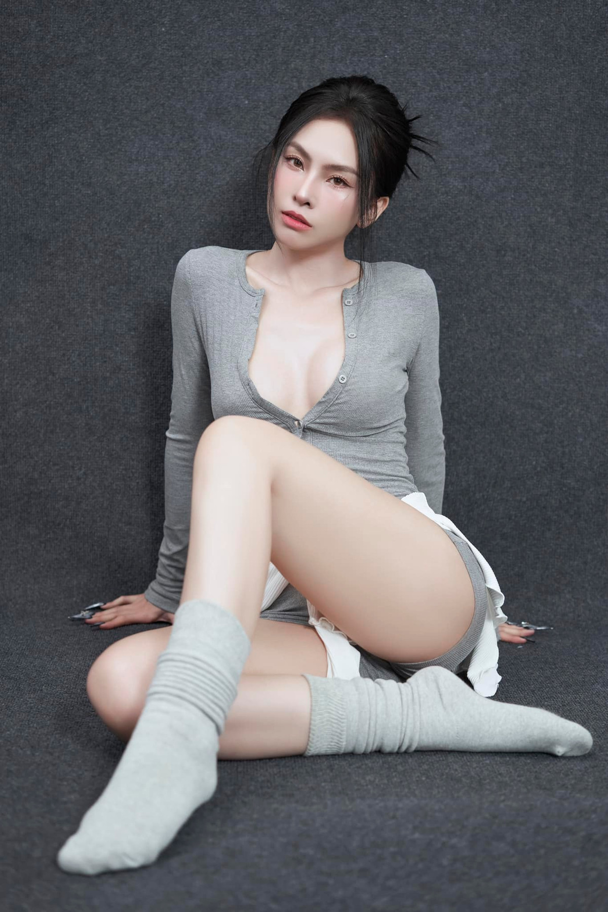 Nhờ màn tương tác trên sân khấu, tên tuổi của cô nàng được nhiều người tìm kiếm và biết đến hơn.