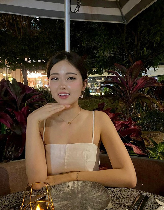 Ngoài học tập, nữ sinh lai Việt - Hà Lan còn là người mẫu ảnh và người sáng tạo nội dung, có hơn 136.000 người theo dõi trang Instagram.