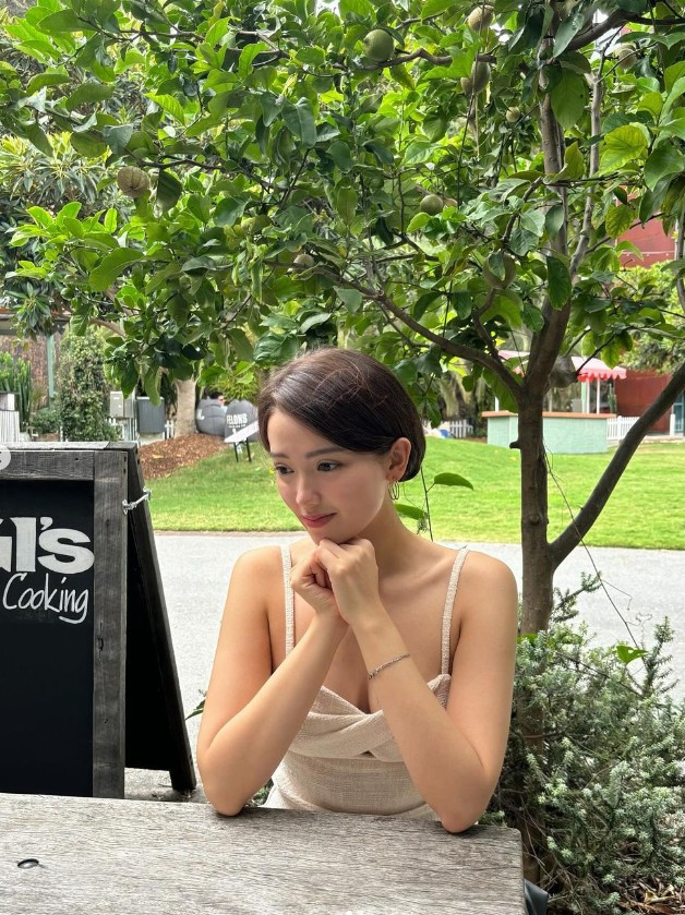 Trong những năm đầu du học, Alissa không có người thân hay bạn bè nhưng cô thích nghi với môi trường mới rất nhanh.