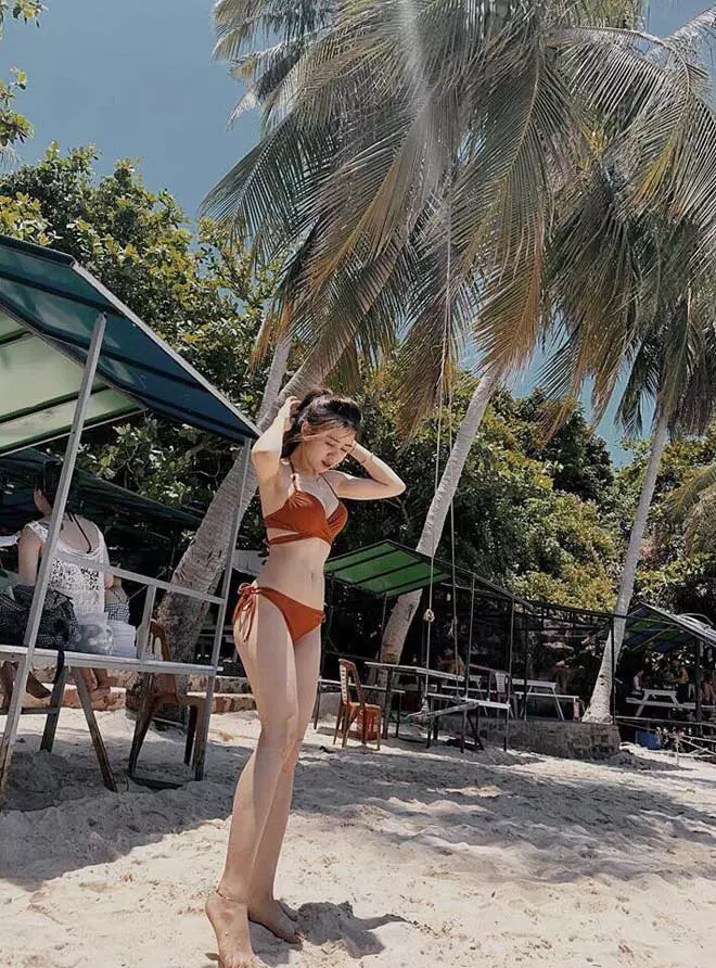 Chuyện tình cặp đôi từng bị mẹ Hoa phản đối. Việc Luân có hình xăm trên người khiến nhà gái e dè. Nhà gái lo lắng Luân không thể đem lại hạnh phúc cho Hoa. Anh chàng sau đó phải chứng tỏ bản thân là người đàng hoàng, có công ăn việc làm ổn định mới được mẹ Hoa chấp nhận.