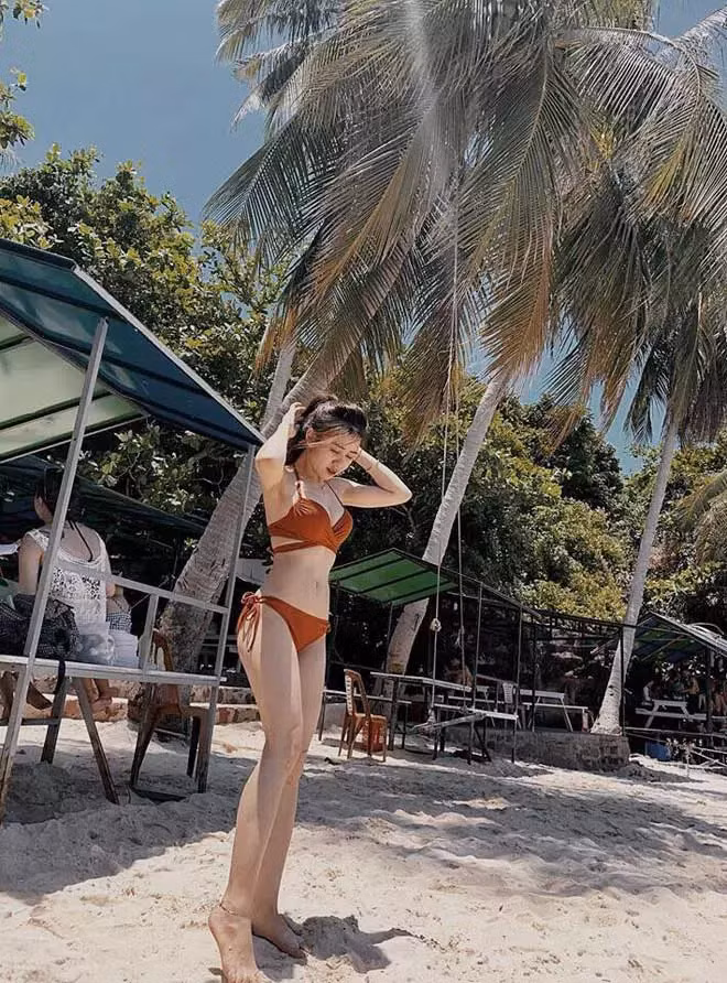 Chuyện tình cặp đôi từng bị mẹ Hoa phản đối. Việc Luân có hình xăm trên người khiến nhà gái e dè. Nhà gái lo lắng Luân không thể đem lại hạnh phúc cho Hoa. Anh chàng sau đó phải chứng tỏ bản thân là người đàng hoàng, có công ăn việc làm ổn định mới được mẹ Hoa chấp nhận.