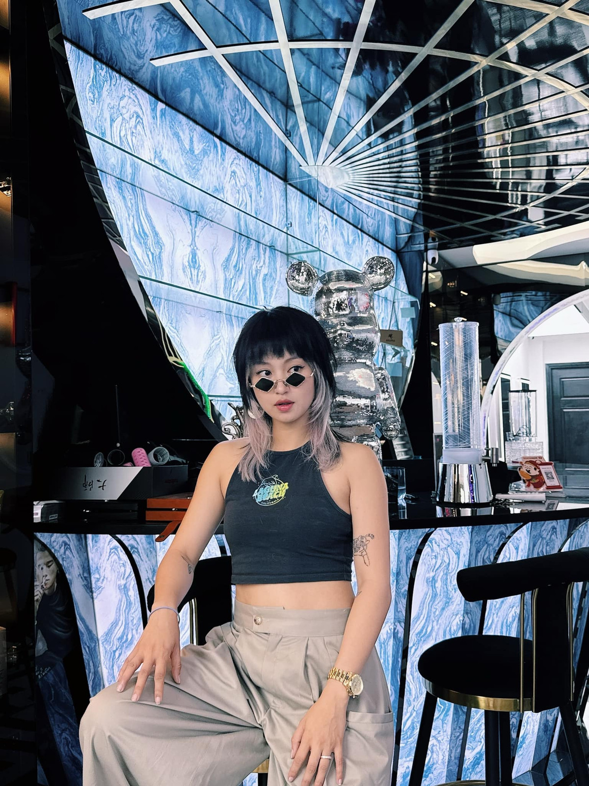 Năm 2018, Mi Vân thông báo tái hôn và có thêm bé Chuồn. Cuộc sống của bà mẹ 2 con hiện tại rất hạnh phúc, vừa làm cô giáo dạy nhạc vừa kinh doanh thời trang.