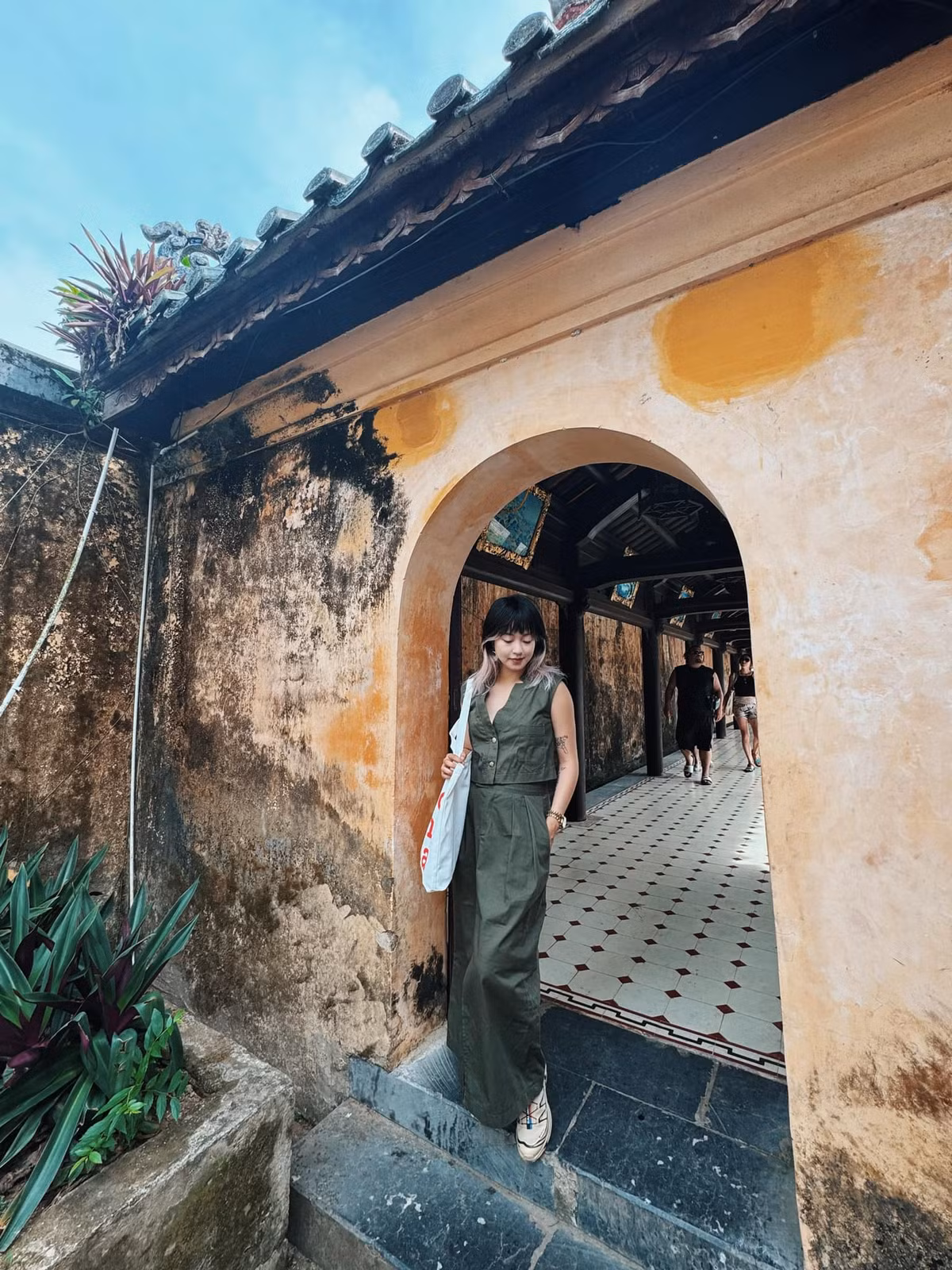 Mi Vân chia sẻ bí quyết về dáng sau khi sinh đó là phải kỉ luật trong ăn uống và tập thể dục đều đặn.