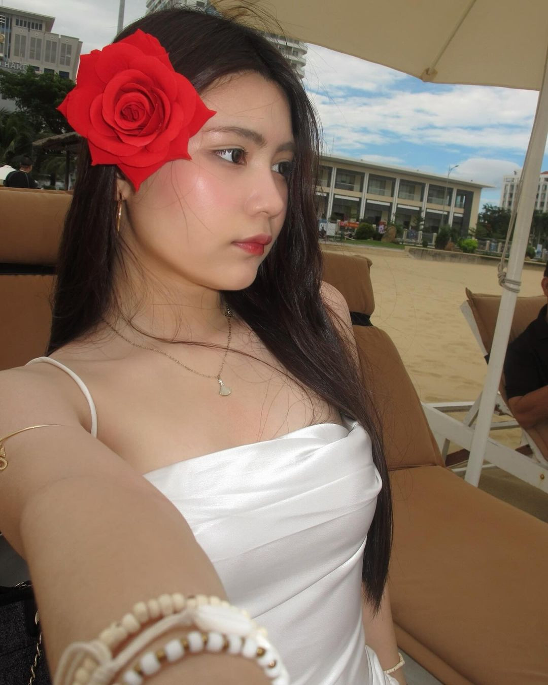 Hạt Dẻ khoe gương mặt không góc chết.